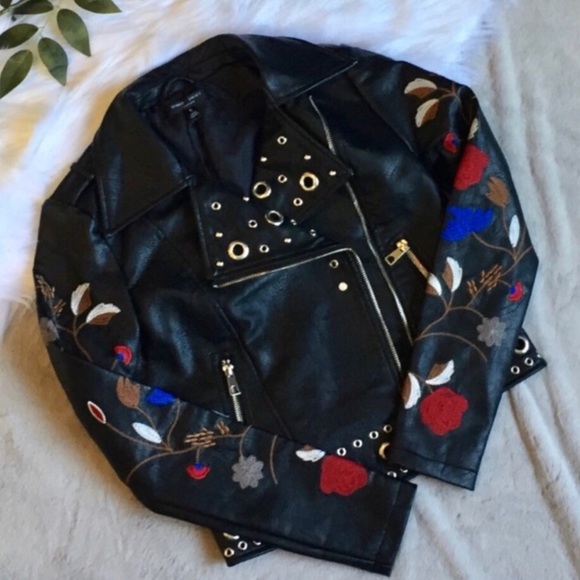 Romeo + Juliet Cropped motorcycle Jacket - Picture 3 of 3